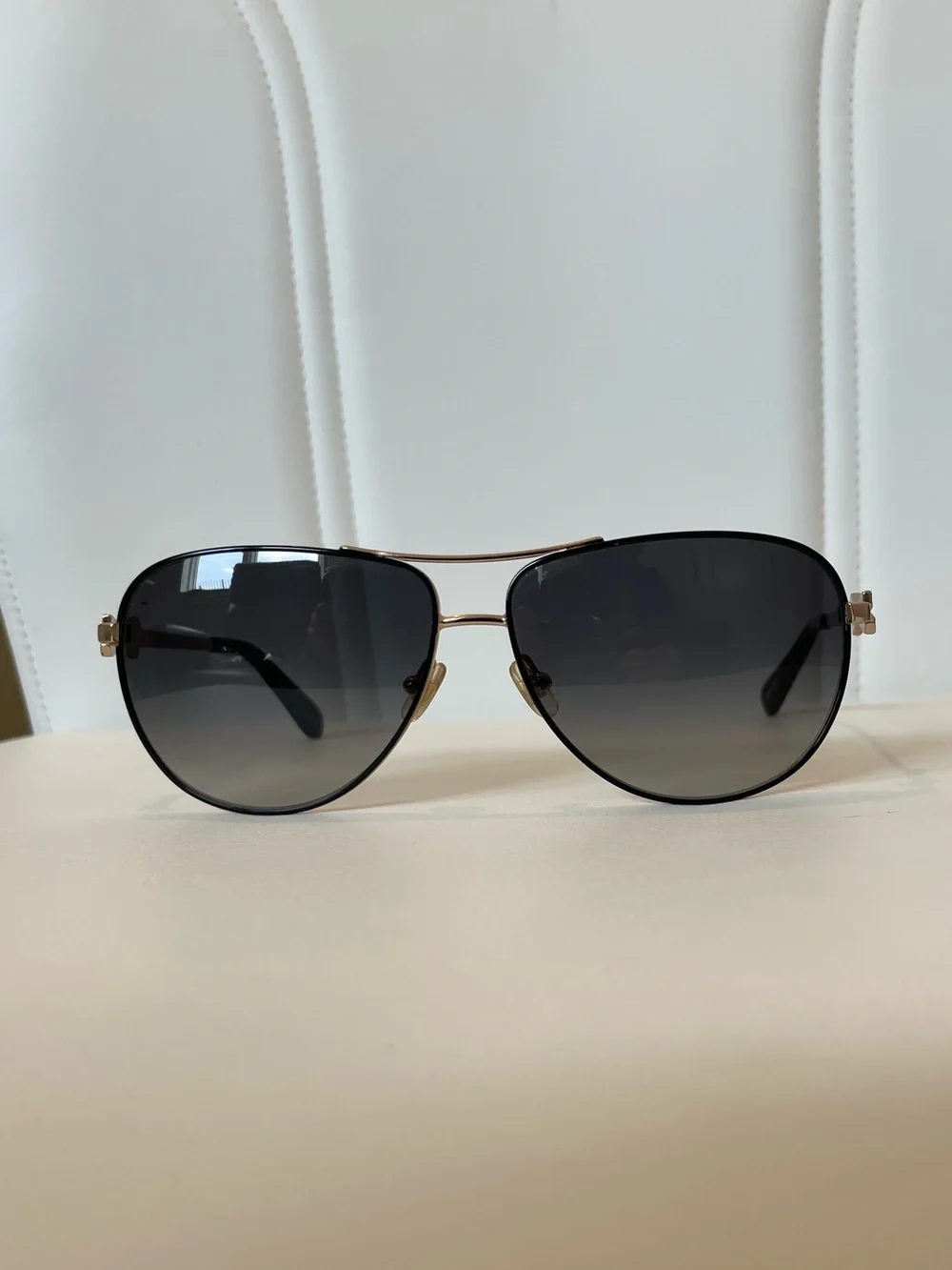 kate spade hinges sleek dark